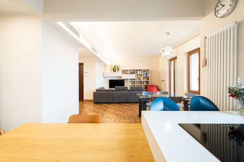 Open Space in stile contemporaneo di 30 di Bossi Vigorito Building Interior