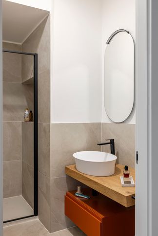 Bagno di Servizio in stile contemporaneo di 5 di Caterina Scamardella Architetto Bagno di Servizio in stile contemporaneo di 5 di Caterina Scamardella Architetto