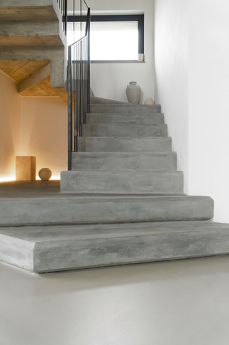 Scale in stile soft industrial di null di Simona Fogalesi interior designer