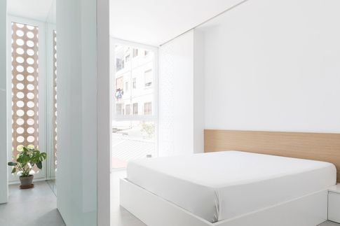 Camera da Letto in stile contemporaneo di 20 di Lorenzo Franzi | Fotografia