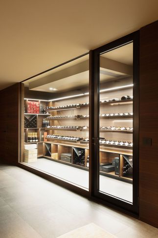 Cantina in stile minimal di 6 di Didonè Comacchio Architects