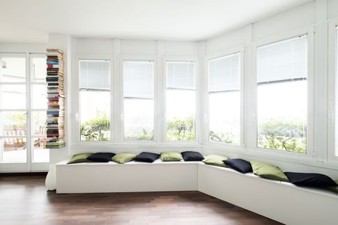 Veranda in stile moderno di 50 di Bossi Vigorito Building Interior