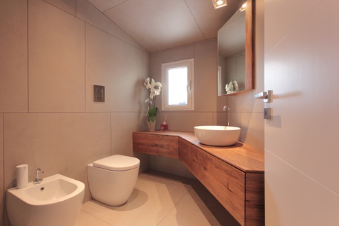 Bagno in stile contemporaneo di 8 di Paolo Basco Architetto Bagno in stile contemporaneo di 8 di Paolo Basco Architetto