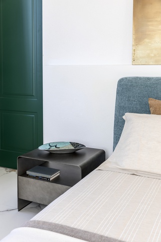 Open Space in stile moderno di 140 di CarnetCasa Open Space in stile moderno di 140 di CarnetCasa