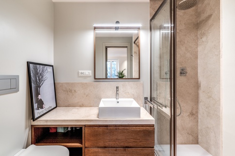 Bagno in stile contemporaneo di 5 di MOB Architects Bagno in stile contemporaneo di 5 di MOB Architects