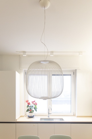 Open Space in stile contemporaneo di 25 di Serena Trentarossi Architetto Open Space in stile contemporaneo di 25 di Serena Trentarossi Architetto