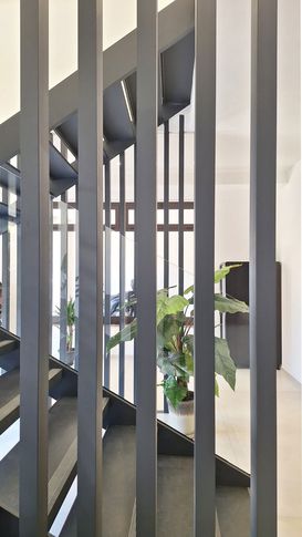 Open Space in stile contemporaneo di 100 di ValentinaZoccoArchitetto