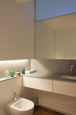 Bagno in stile contemporaneo di 7 di fabio gallo architetto Bagno in stile contemporaneo di 7 di fabio gallo architetto