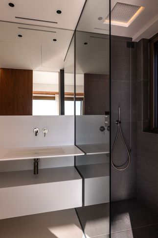 Bagno in stile moderno di 5 di Alessandro Magno Studio Bagno in stile moderno di 5 di Alessandro Magno Studio