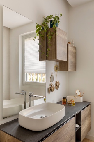 Bagno in stile contemporaneo di 7 di Caterina Scamardella Architetto Bagno in stile contemporaneo di 7 di Caterina Scamardella Architetto
