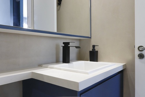 Bagno in stile moderno di 3 di Guzlive