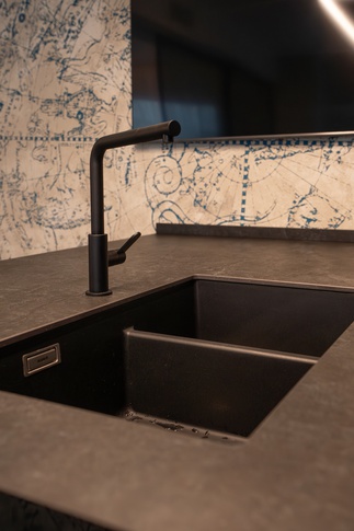 Open Space in stile moderno di 80 di BF interni Open Space in stile moderno di 80 di BF interni