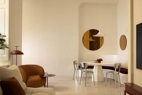 Soggiorno in stile contemporaneo di 30 di Paola Sola Architetto Soggiorno in stile contemporaneo di 30 di Paola Sola Architetto