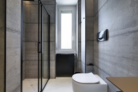 Bagno in stile soft industrial di 8 di Desearq studio - architettura e interior design