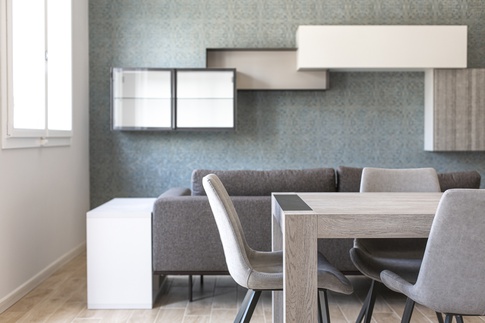 Open Space in stile moderno di 70 di ANNIE CLAIRE Arreda