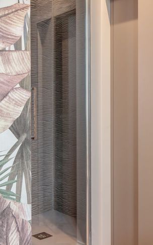 Bagno in stile contemporaneo di 7 di Castelli Sasso architetti