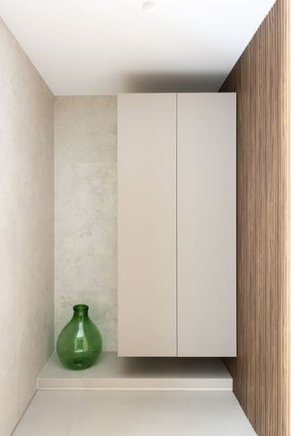 Ingresso in stile contemporaneo di 8 di valeria ingrao architetto Ingresso in stile contemporaneo di 8 di valeria ingrao architetto