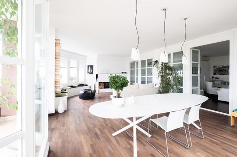 Veranda in stile moderno di 50 di Bossi Vigorito Building Interior