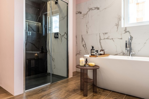 Bagno in stile moderno di 11 di Alexandra Designer