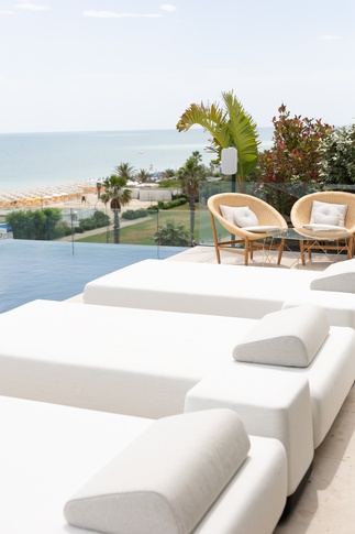 Terrazza in stile contemporaneo di 100 di Abitacolo Interni