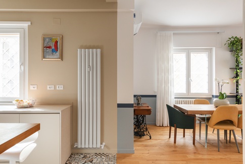 Soggiorno in stile contemporaneo di 40 di Equus Architects