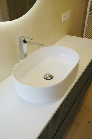 Bagno in stile contemporaneo di 7 di Rinnova Home 3d