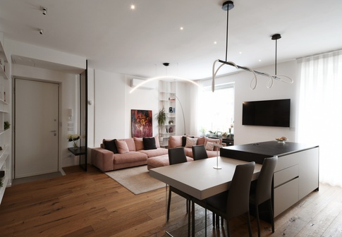 Open Space in stile contemporaneo di 39 di kkarchitecture
