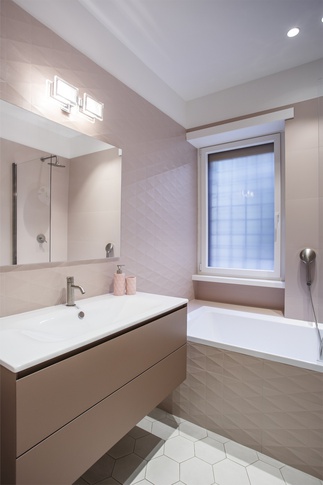 Bagno in stile contemporaneo di 4 di As architettura