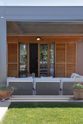 Terrazza in stile contemporaneo di 163 di ZPSTUDIO