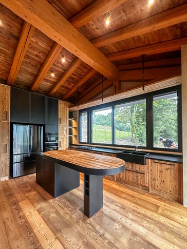 Cucina in stile rustico di 18 di Easy Living