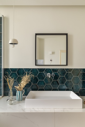 Bagno in stile contemporaneo di 6 di tapas studio Bagno in stile contemporaneo di 6 di tapas studio