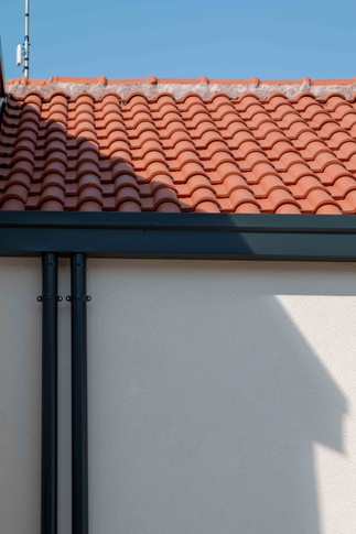 Facciata in stile moderno di null di YY studio Facciata in stile moderno di null di YY studio