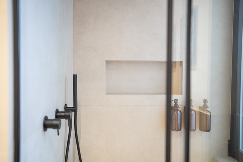 Bagno in stile contemporaneo di 3 di FCInteriorDesignStudio | Bagno in stile contemporaneo di 3 di FCInteriorDesignStudio |