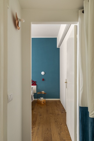 Corridoio in stile contemporaneo di 3 di tapas studio Corridoio in stile contemporaneo di 3 di tapas studio