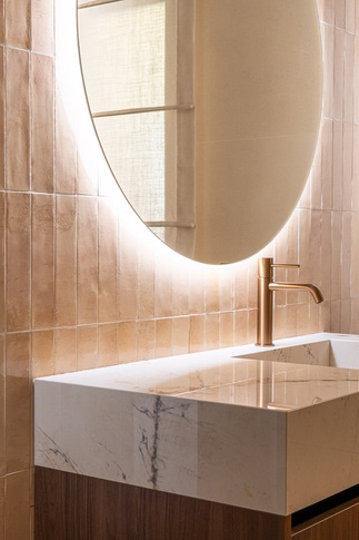 Bagno in stile eclettico di 5 di italo armone design studio