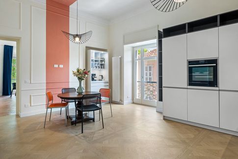 Cucina in stile transitional di 30 di Greta Rosati Fotografa