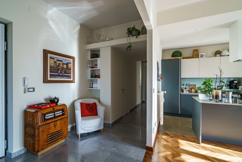 Ingresso in stile moderno di 8 di Lorenzo Rossi Architetto