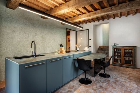 Cucina in stile contemporaneo di 25 di Nauraleverticale Cucina in stile contemporaneo di 25 di Nauraleverticale