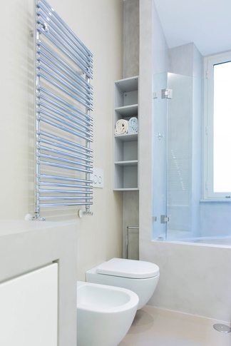 Bagno in stile contemporaneo di 6 di Vitae Studio Architettura Bagno in stile contemporaneo di 6 di Vitae Studio Architettura