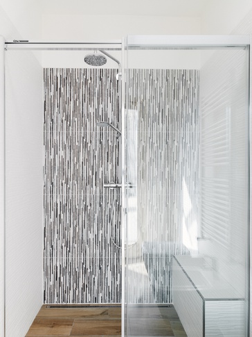 Bagno in stile moderno di 6 di Moroni Architettura 2.0