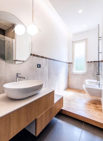 Bagno in stile moderno di 12 di Pucciarelli Architetti