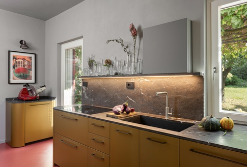 Cucina in stile contemporaneo di 13 di TGA_Studio