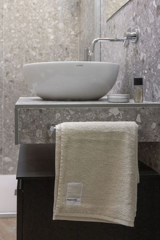 Bagno in stile contemporaneo di 6 di Studio 3Mark