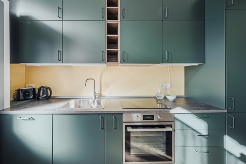 Open Space in stile contemporaneo di 19 di Annalisa Carli Architetto