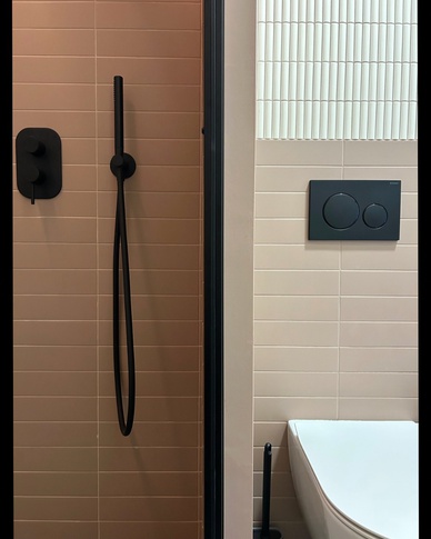 Bagno di Servizio in stile contemporaneo di 4 di M|G Martina Galli Architetto Bagno di Servizio in stile contemporaneo di 4 di M|G Martina Galli Architetto