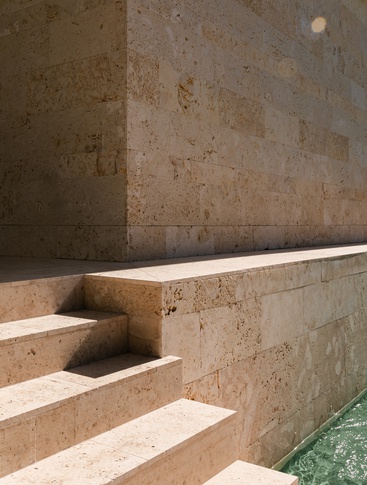 Piscina in stile mediterraneo di 30 di Andrea Benedetti Architetto