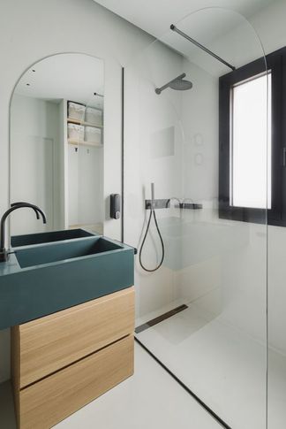 Bagno in stile contemporaneo di 4 di Tramas
