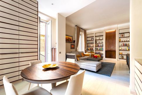 Soggiorno in stile contemporaneo di 40 di Equus Architects
