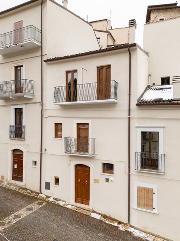 Facciata in stile rustico di 2 di Studio di Interior Design di Yuliya Danilchenko