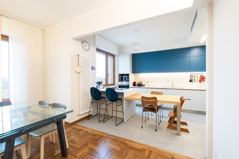 Open Space in stile contemporaneo di 30 di Bossi Vigorito Building Interior